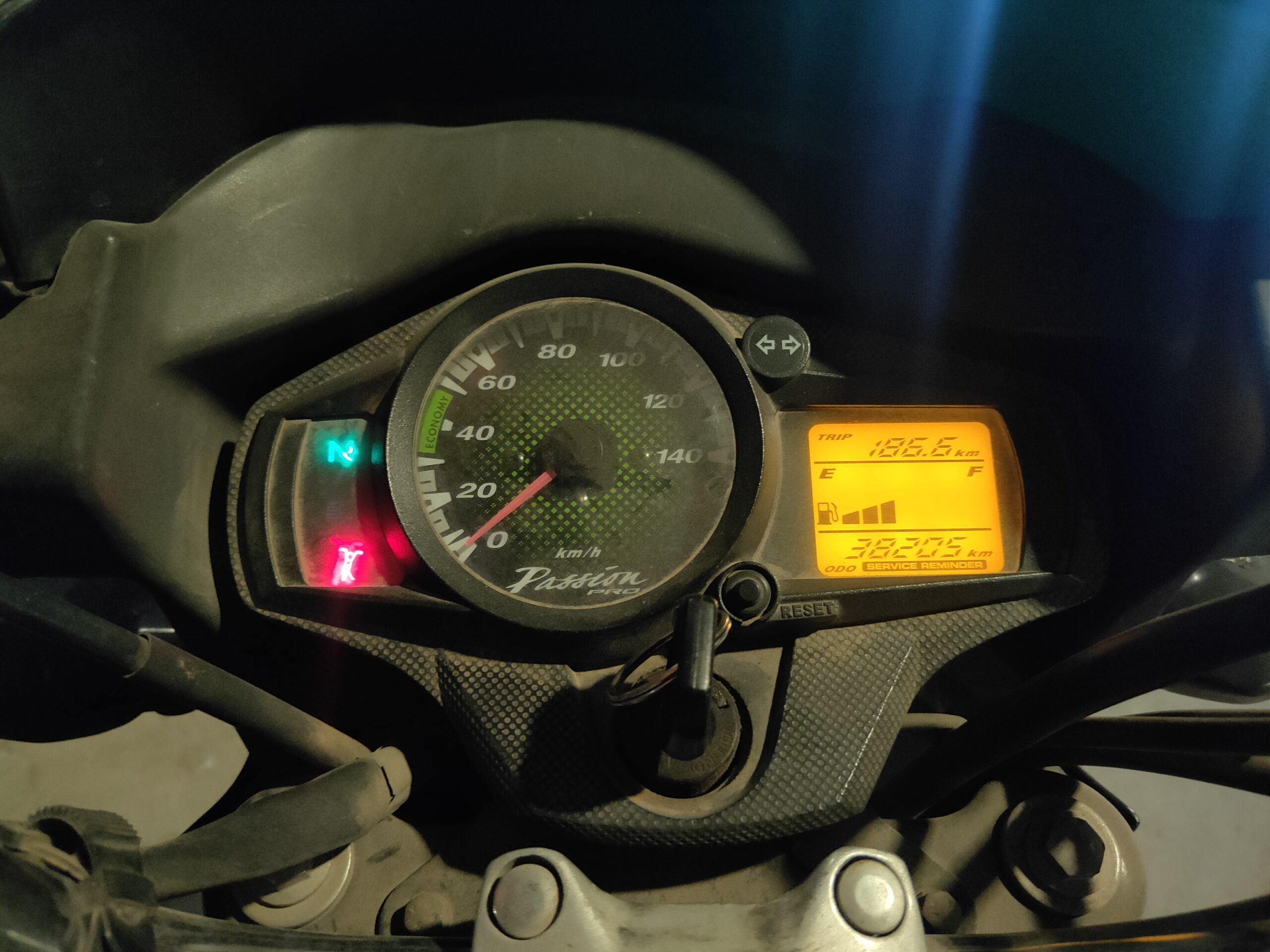 Side Stand Indicator in Instrument cluster